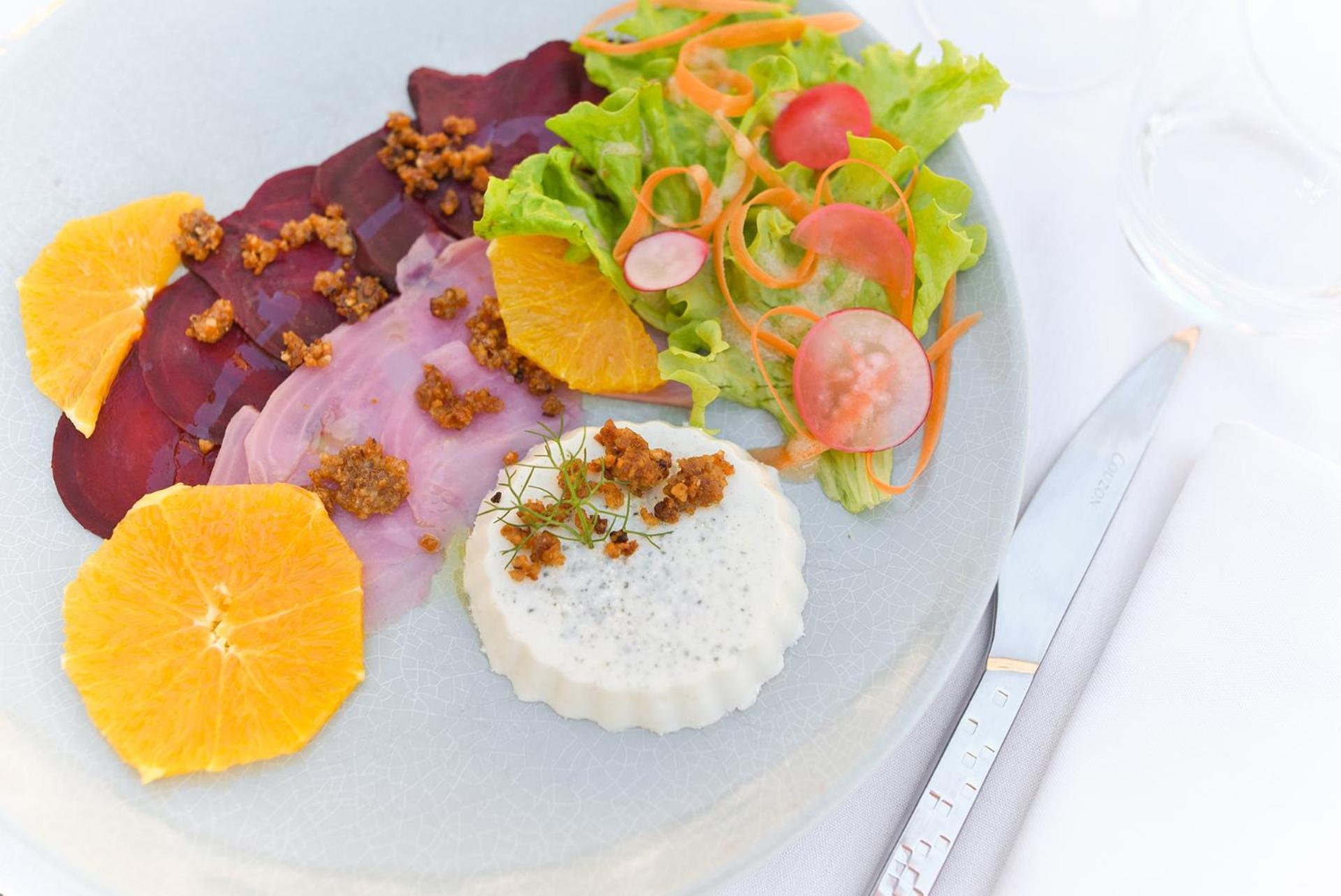 Hotel Restaurant Le Relays Du Chasteau - Logis Hotel Brousse-le-Chateau Екстериор снимка
